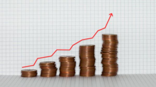 The $5 billion bonds will be split into two categories: the first for $2 billion in Eurobonds, and the second $3 billion batch to replace the outstanding bonds both in Lebanese pounds and foreign currencies