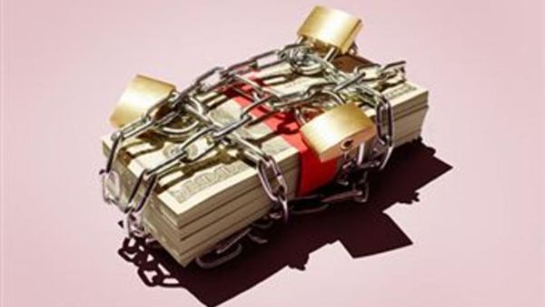 على الفرد تجنب الاقتراض وعدم التخاذل في العمل والكف عن الإسراف والإفراط في الإنفاق في حالة الركود الاقتصادي