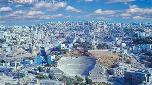 هؤلاء المتنفذين لم يعمروا تلك الأراضي ولم يوزعوها على أقاربهم، واعتبروها من ارث الوالد!، ولم يسمحوا أيضا بانتقاد ذواتهم المصونة باعتبارها خطاً احمر