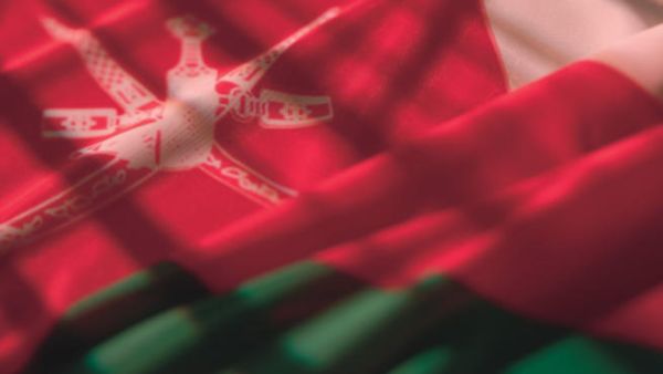 يبلغ عدد الأجانب في عمان 1.3 مليون من نحو 3.3 مليون نسمة بالبلاد ومعظمهم مغتربون يعملون في قطاعات النفط والانشاء والخدمات