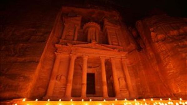 السائح الأجنبي يظن بأن الاضطراب يشمل الأردن