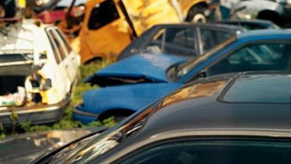 تأتي هذه القرارات بهدف تشجيع المواطنين على استخدام الحافلات حيث تم السماح بموجب الالية الجديدة بإعطاء المشغلين الامتيازات الضريبية والجمركية وذلك في حال استبدال سيارات الركوب المتوسطة بالحافلات