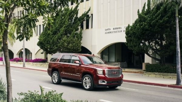 تتميز يوكن SLT بمحركها V8 L83 بتقنية EcoTec3 سعته 5.3 لتر، يولّد 355 حصان وعزم دوران يصل إلى 519 نيوتن-متر