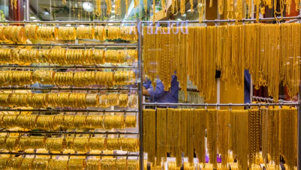 الإمارات تعفي قطاع الذهب والماس من الضرائب