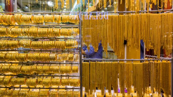الإمارات تعفي قطاع الذهب والماس من الضرائب