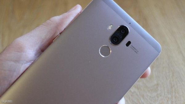 عمر بطارية الهاتف الجديد سيكون أطول، وستشغل شاشة الهاتف الواجهة الأمامية بالكامل، فضلا عن قدرات أفضل في مجال التصوير وميزة الشحن السريع عمر بطارية الهاتف الجديد سيكون أطول، وستشغل شاشة الهاتف الواجهة الأمامية بالكامل، فضلا عن قدرات أفضل في مجال التصوير وميزة الشحن السريع