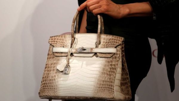 صنعت الحقيبة عام 2008 ضمن المجموعة المخصصة للفنانة جاين بيركن المولودة في بريطانيا والمقيمة في فرنسا