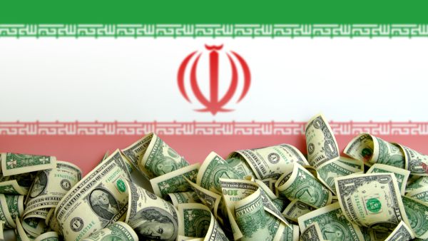 إيران تطرح خصومات على سلعها بالعراق شريطة البيع بالدولار