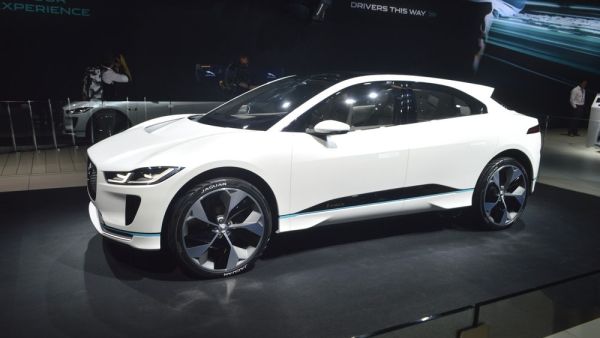 ستغدو جاكوار "I-PACE" السيارة المثلى للأنشطة اليومية مثل أخذ الأطفال إلى المدرسة أو التنقلات اليومية الاعتيادية