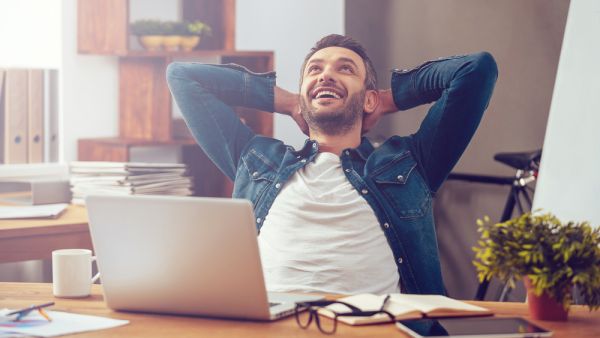 قنوات التواصل الدائم أساسية لمكان عمل فعال ولعلاقات وثيقة مع أرباب العمل والزملاء والعملاء