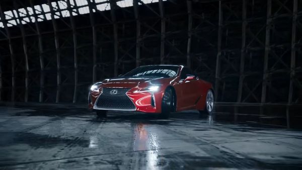 LC 500 بمحرك V8 سعة 5.0 لتر بقوة 471 حصان و 540 نيوتن-متر من عزم الدوران, وتسارع من 0 الى 96 كم/س خلال 4.4 ثانية