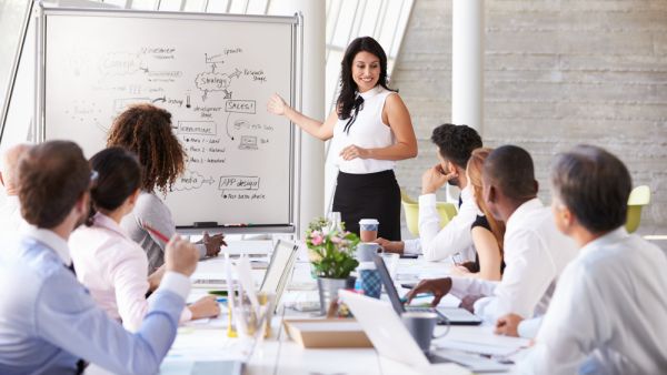 قد يتمكن أي شخص من تأسيس شركة جديدة، الا أن نجاحها يعتمد على أمور أخرى تتعدى ابتكار فكرة جديدة