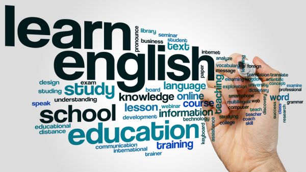 Say It  تطبيق يساعد المستخدمين على تعلم اللغة الإنجليزية