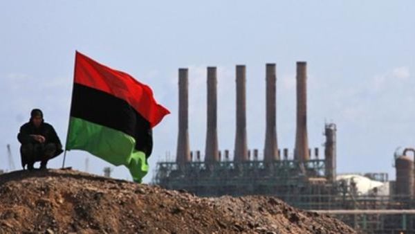 تستورد ليبيا معظم منتجات الوقود التي تستهلكها ولا سيما في الشرق ويقود ذلك لنقص في الإمدادات إذا ما ساءت الأحوال الجوية أو أغلقت موانئ النفط بسبب المعارك أو الاحتجاجات