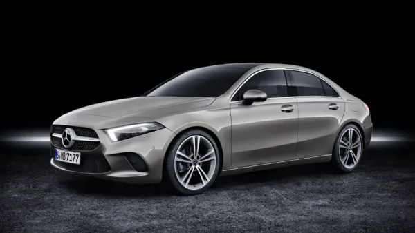مرسيدس تكشف عن A-Class سيدان بقاعدة عجلات قصيرة