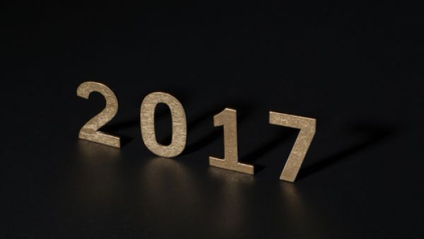 معدات وألعاب إلكترونية تناسب احتفالات نهاية العام