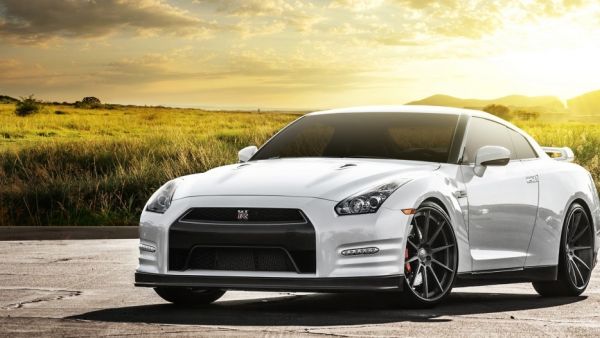 الجيل القادم من GT-R سيكون هجيناً، وبذلك تصبح السيارة الخارقة الهجينة الوحيدة في العالم بأنظمة ذاتية القيادة