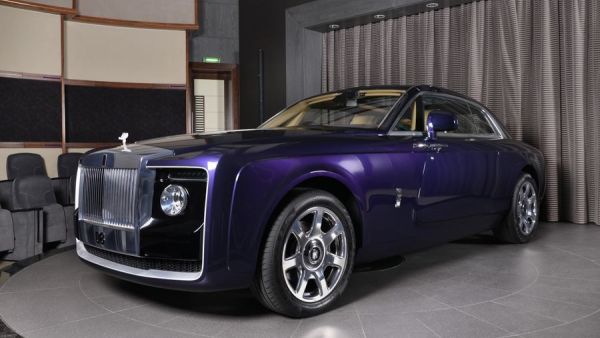 تأتي رولز رويس Sweptail بتصميم فريد مستلهم من أسلوب الشركة الكلاسيكي