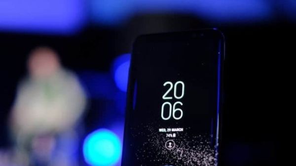 الهاتف مقاوم للماء والغبار وفق معيار IP68، وكذلك القلم الإلكتروني مقاوم للماء والغبار وفق نفس المعيار.
