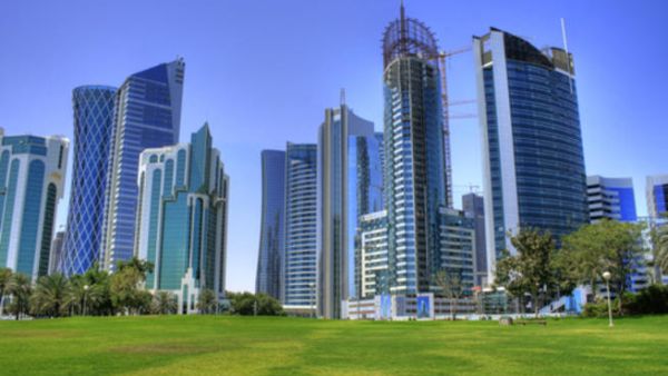 بلغ المعدل الشهري للتعاملات العقارية خلال العام 2013 بنحو 3.72 مليار ريال شهريا، وبمعدل أسبوعي بلغ حوالي 931 مليون ريال، فيما بلغ معدل التعاملات اليومية حوالي 186 مليون ريال