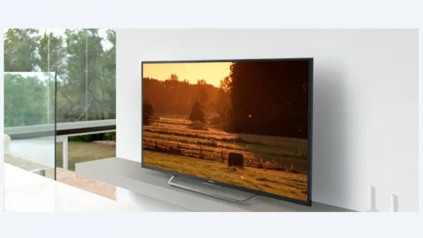 قالت سوني إن الطراز XBR-49X700D سيأتي بقياس 49 بوصة وسيُطرح بسعر 1000 دولار أميركي، أما الطراز الثاني فهو XBR-55X700D فسيأتي بقياس 55 بوصة وبسعر 1,500 دولار