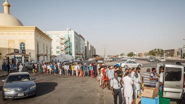 في شهر رمضان الماضي، ساعدت الظاهري، مع موظفيها وعملائها، على إطعام 5.300 شخص
