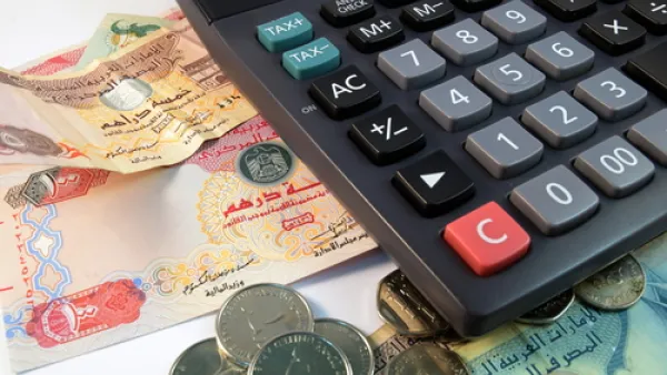 الإمارات تدرس أيضاً تطبيق ضريبة الشركات وأنه مهما يكن من أمر
