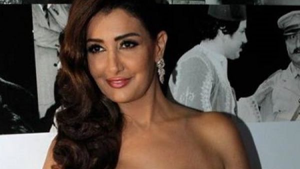 ملابس غادة عبد الرازق تثير سخرية جمهورها