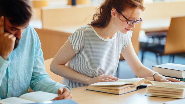 دراستك للمادة بشكل كامل قبل الامتحان يزيد من قدرتك على الإجابة