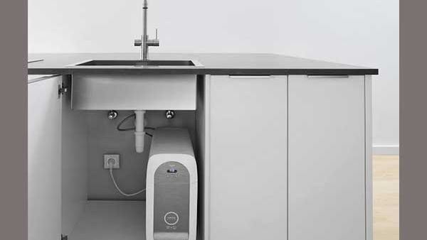 Filtered water straight from a stylish kitchen faucet 