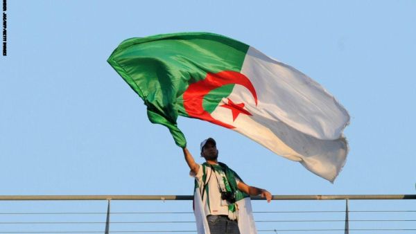 الجزائر... من يقود التغيير الآن؟