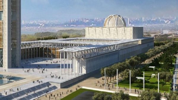 يبلغ علو المئذنة التي صممت على الطراز المغاربي 250.150 متر