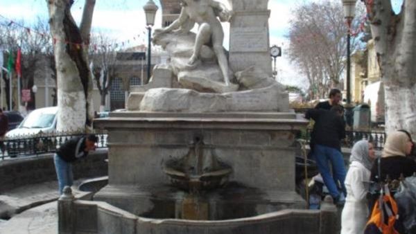 مطالبات بنقل التمثال إلى المتحف كونه خادشا للحياء والحكومة ترفض