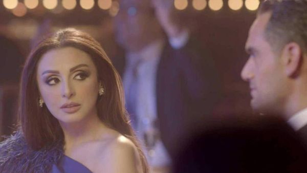 Was Angham annoyed at Haifa Wehbe for winning a Murex D'Or for the 'Best Arab Actress in 2015'? (Facebook)