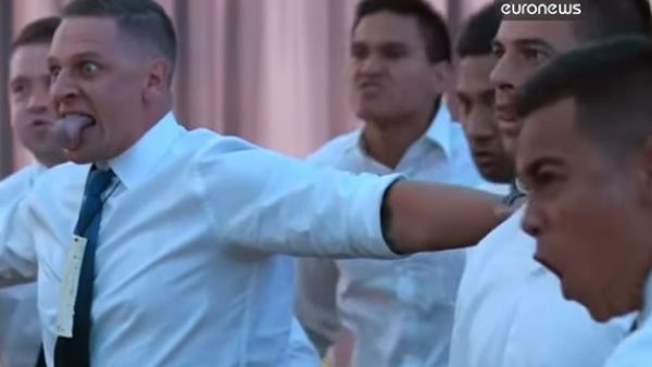 رقصة "الهاكا" النيوزلندية بحفل زفاف