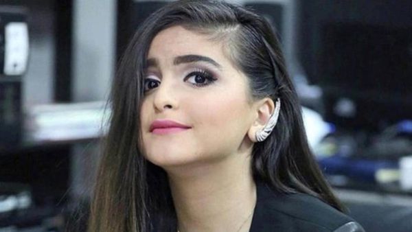 الفنانة الشابة البحرينية حلا الترك
