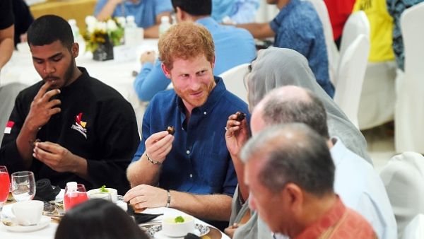 حضر الأمير هاري حفل إفطار حضره أكثر من 100 من الجالية المسلمة 