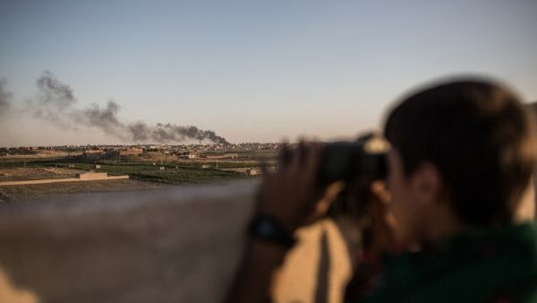 Kurdish fighters are pictured during clashes with fighters from Daesh on the outskirts of the Syrian city of Hasakah on June 30, 2015. (AFP/Uygar Onder Simsek)