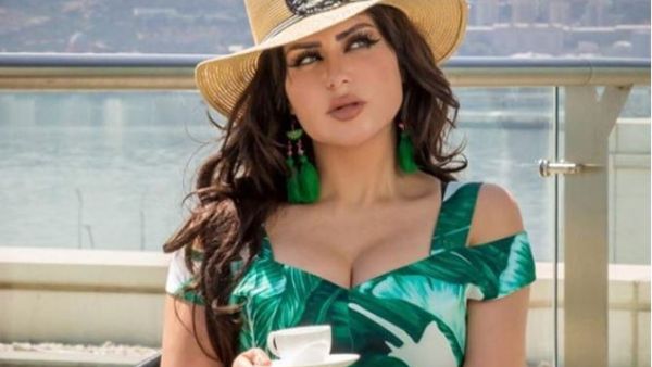 الإعلامية الكويتية حليمة بولند