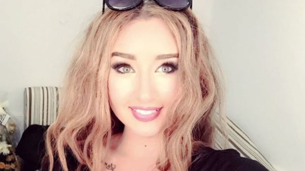 هنا الزاهد