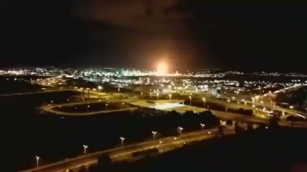  انفجارا هز مصفاة بترول في مدينة حيفا