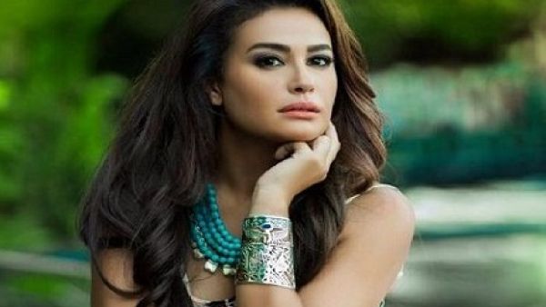 هند صبري.. متعبة من المشاهد الجريئة