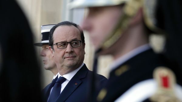 أولاند يندد في سيول بخطأ ترامب "المزدودج" بشأن ايران