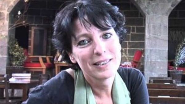 صحفية هولندية تعلن اعتقالها للمرة الثانية في تركيا