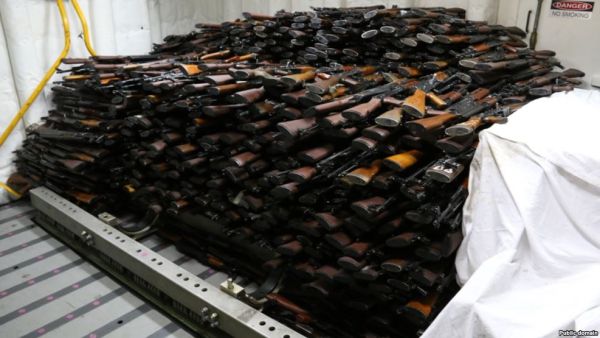 ضبط ألفي رشاش تحمل مميزات "صناعة إيرانية" و64 بندقية قناص من طراز هوشدار