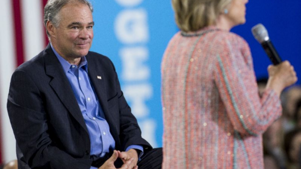 Hillary Clinton (right) and her choice for vice president, Tim Kaine (left). (AFP Photo/Saul Loeb)