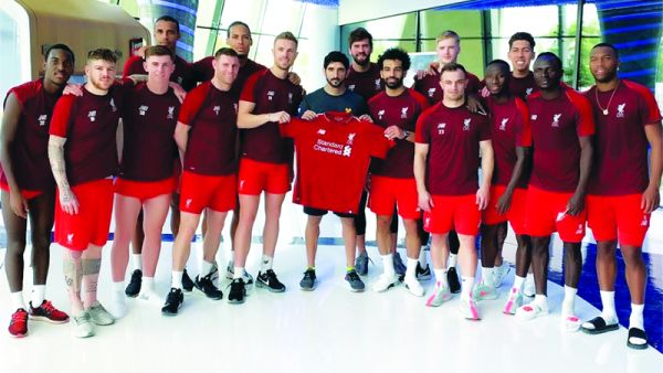 حمدان بن محمد يلتقي نجوم ليفربول بدبي حمدان بن محمد يلتقي نجوم ليفربول بدبي