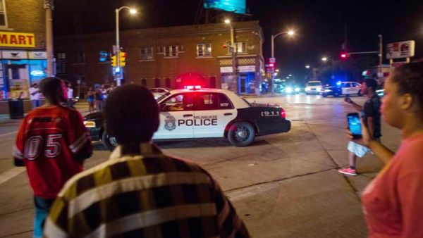 حظر تجول للذين تقل اعمارهم عن 18 عاما في مدينة ميلووكي الأمريكية