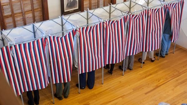 مدير (سي.آي.إيه): الروس وغيرهم يحاولون تقويض انتخاباتنا