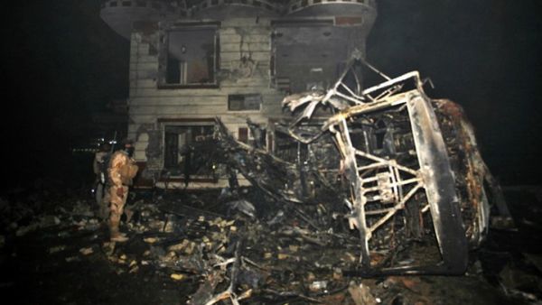 خمس حافلات للزوار الإيرانيي احترقت من شدة الانفجار